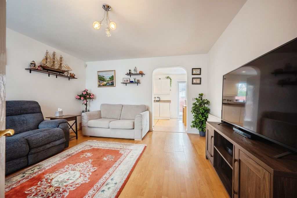 Property photo 3 of 17