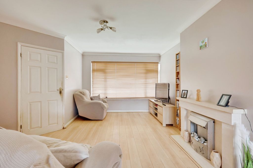 Property photo 2 of 17 1E1B247c-4S6A6113-4S6A6119