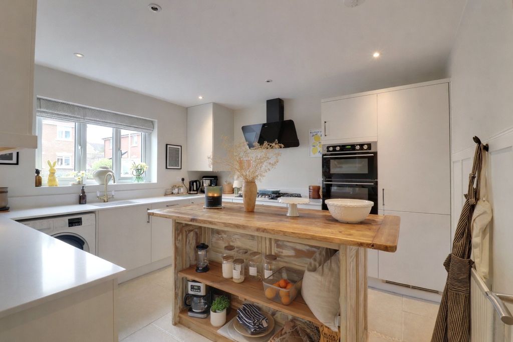 Property photo 2 of 19 2 - Picture No. 09