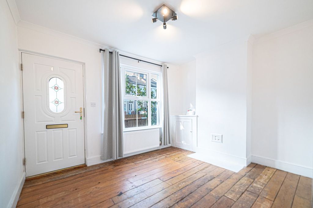 Property photo 3 of 12