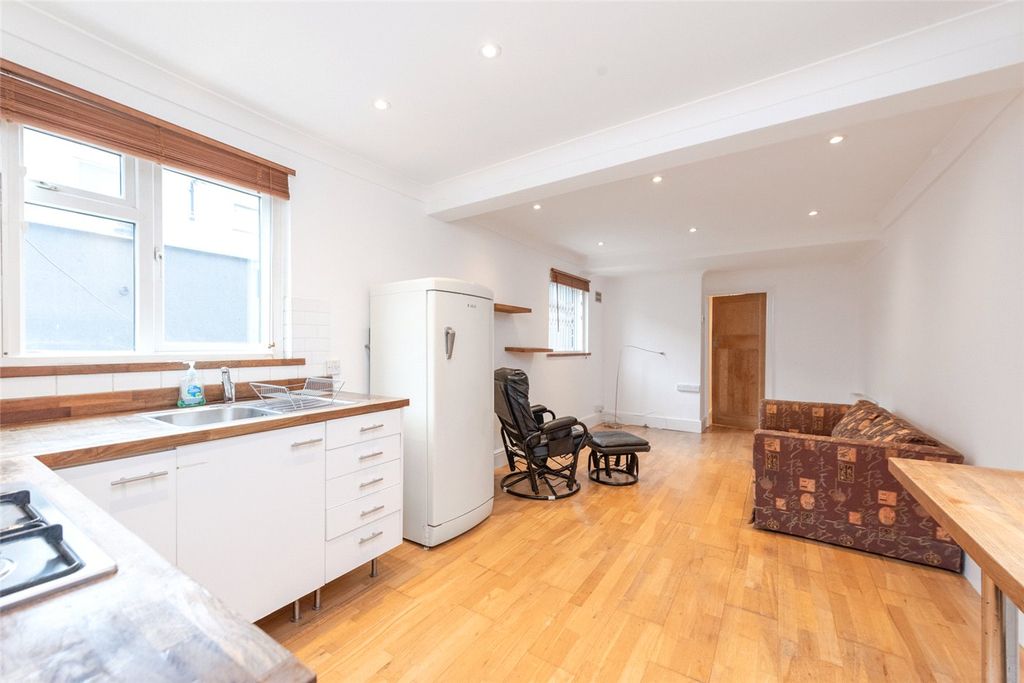 Property photo 1 of 11 Picture No. 25