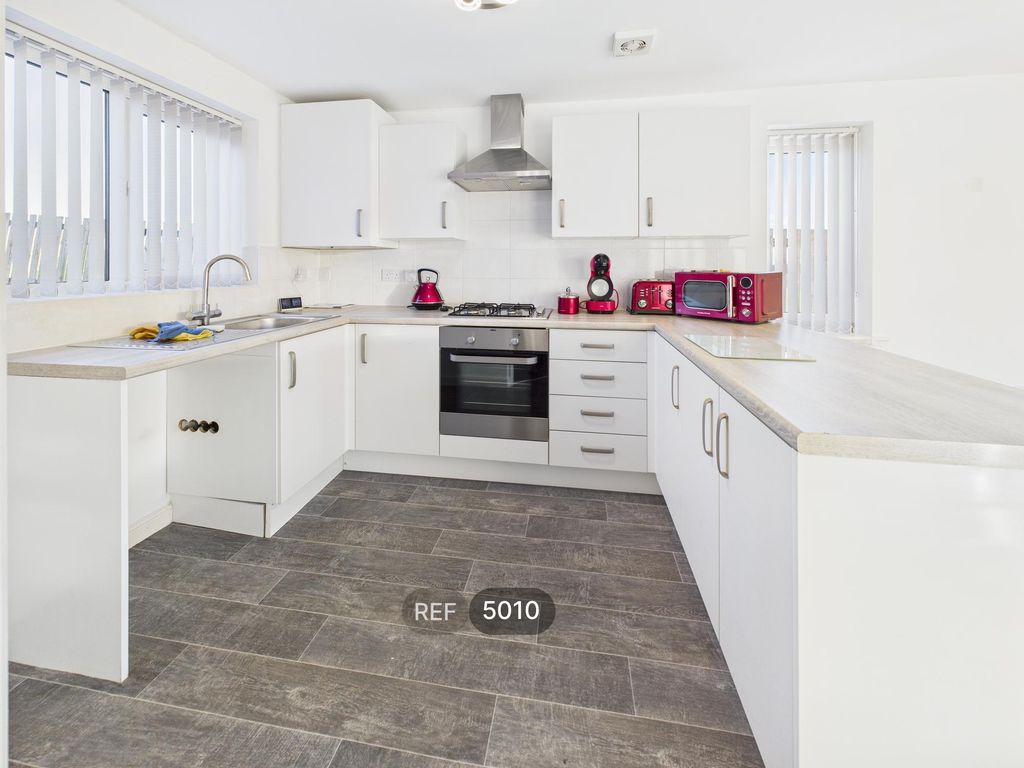 Property photo 2 of 12 Kitchen / Dining Room