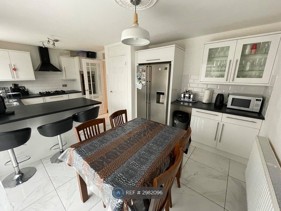 Property photo 1 of 28