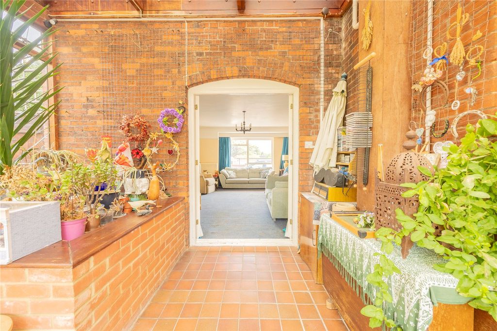 Property photo 2 of 22 Picture No. 14