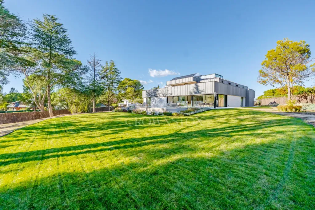 Property photo 2 of 30