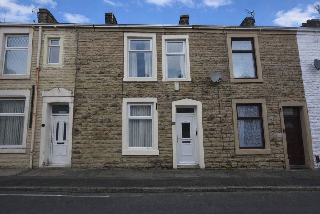 Property photo 1 of 14 External