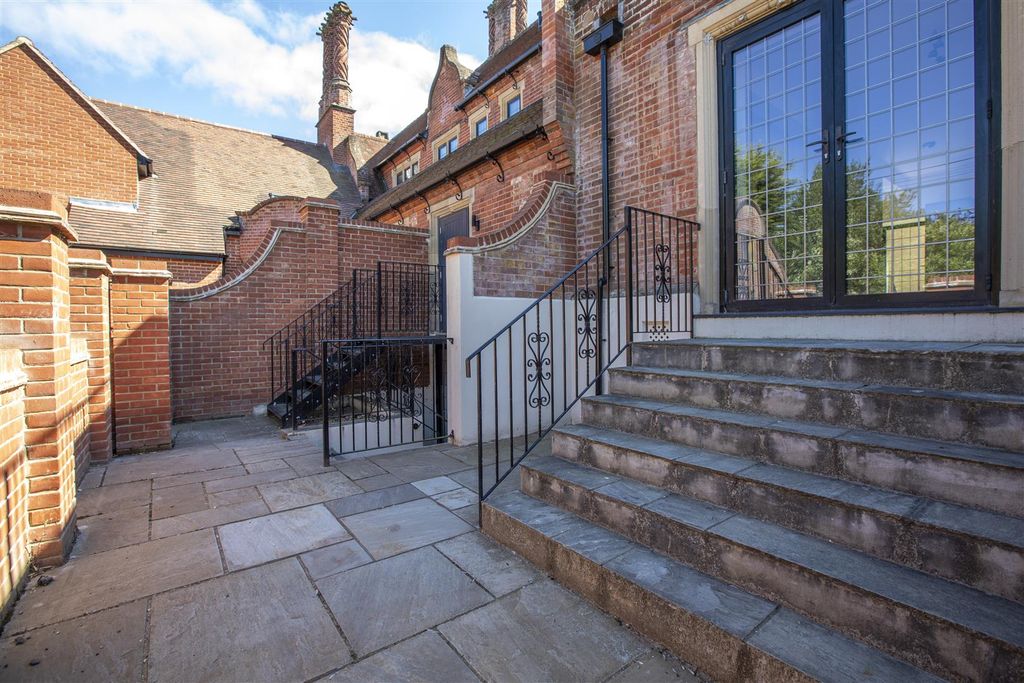 Property photo 3 of 19
