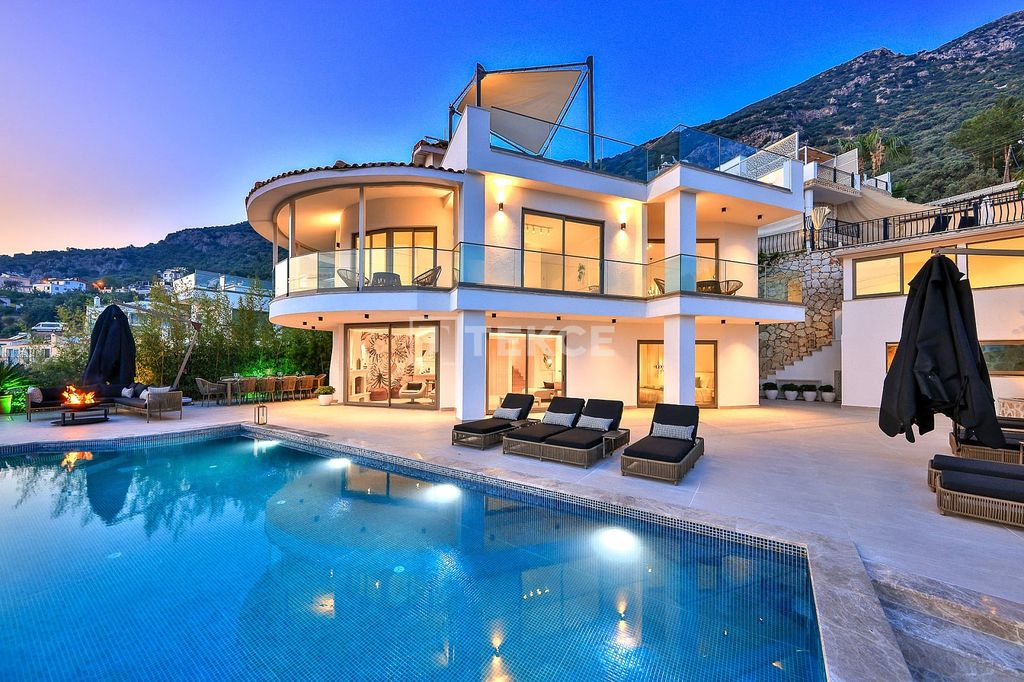 Property photo 2 of 52