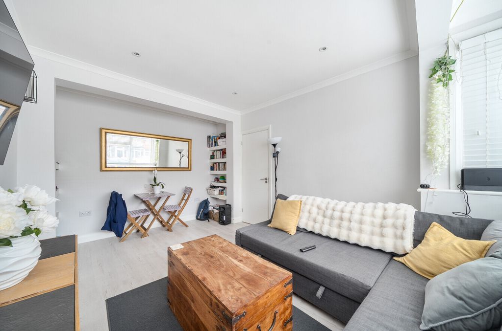 Property photo 3 of 16 Picture No. 10