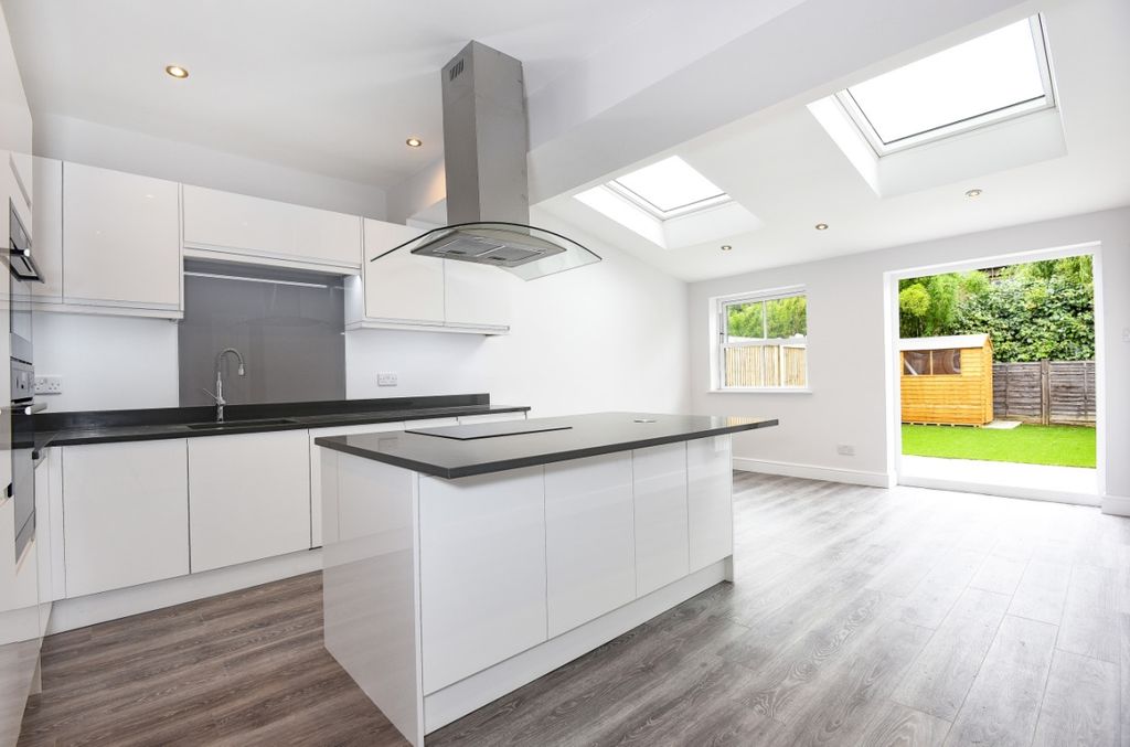 Property photo 3 of 10 199550 (1)