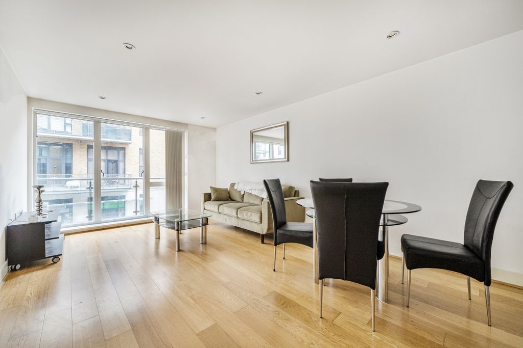 Property photo 1 of 15 1394697-14-697265...