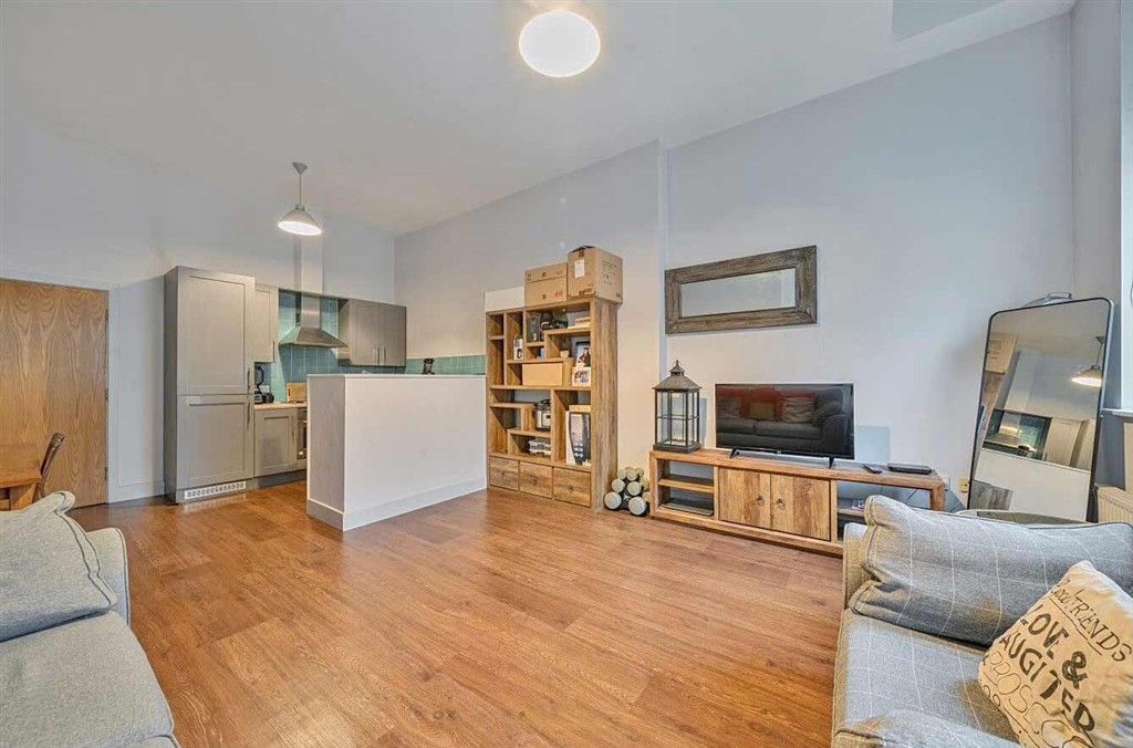 Property photo 3 of 6