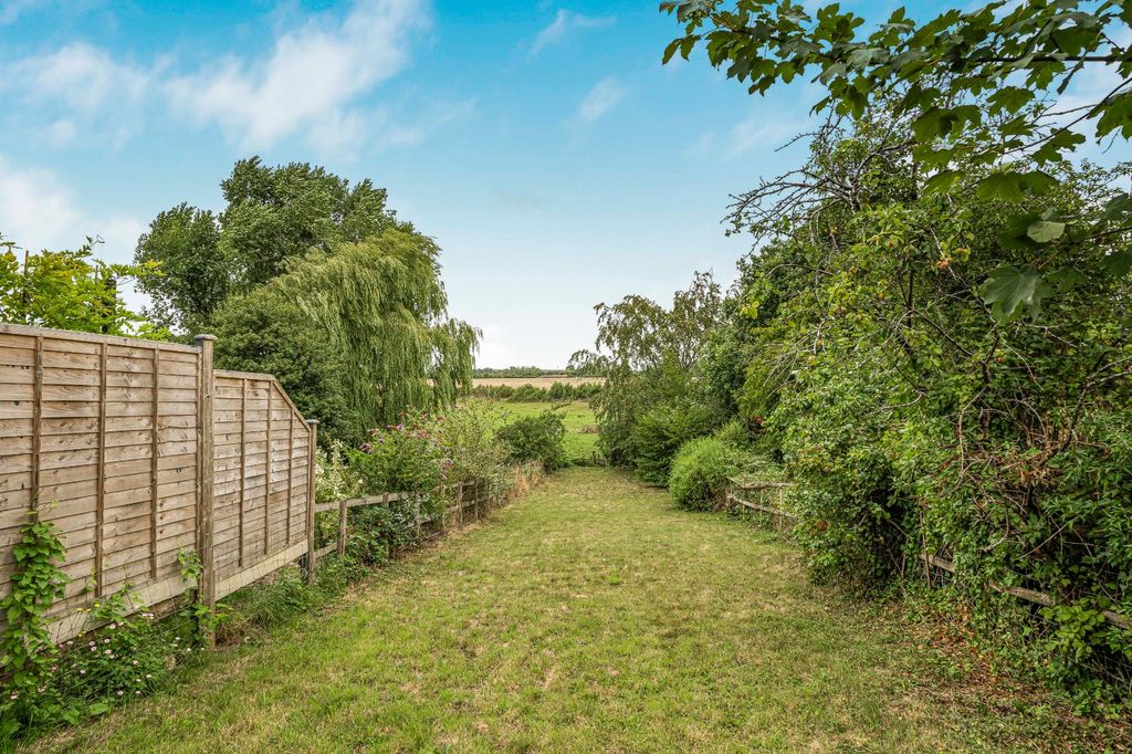 Property photo 2 of 17 Picture No. 14