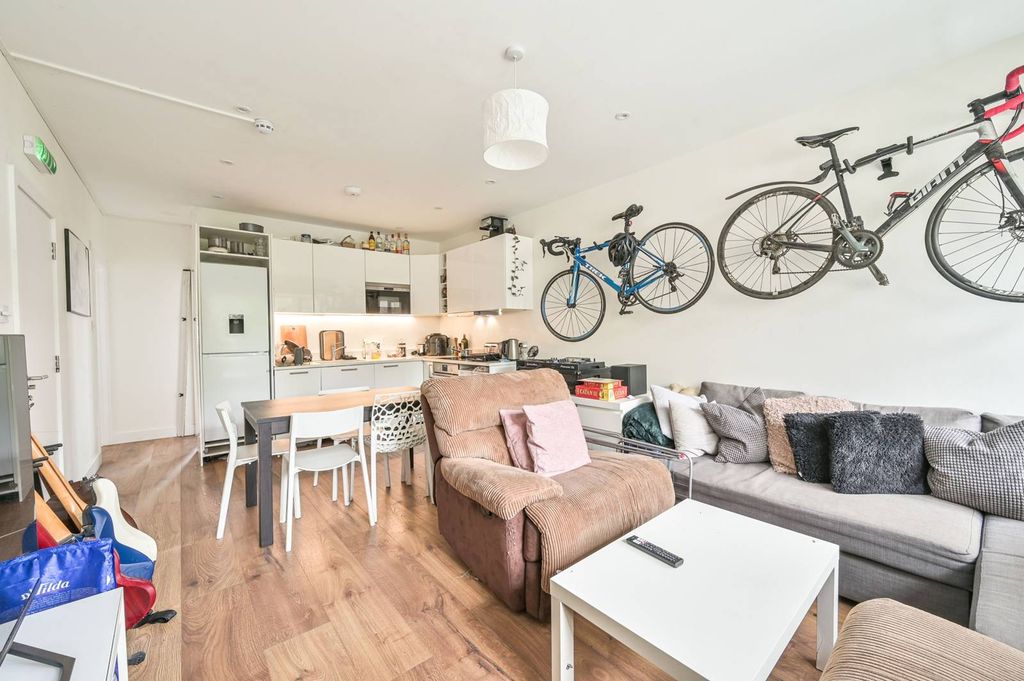 Property photo 1 of 6
