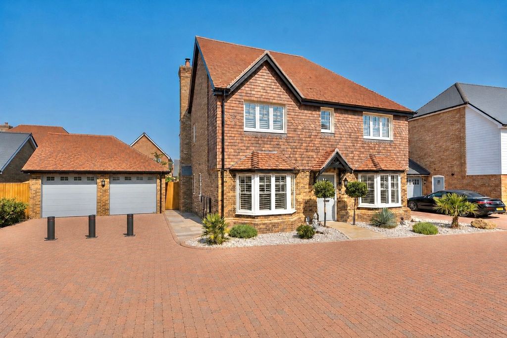 Property photo 1 of 32