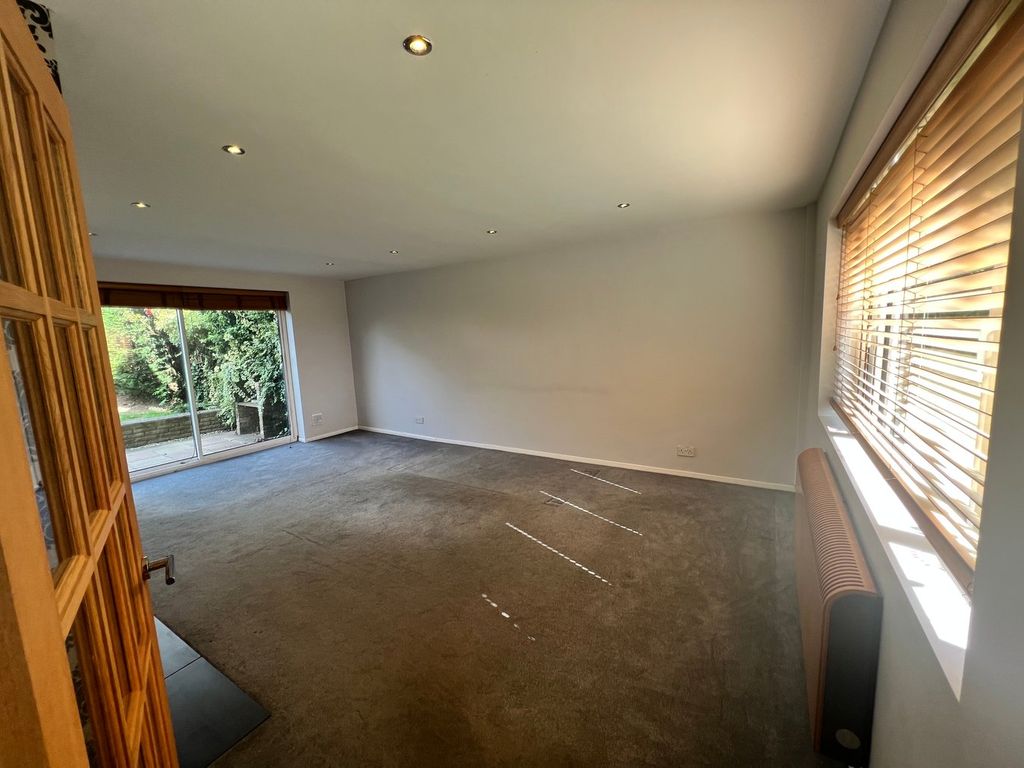 Property photo 2 of 23