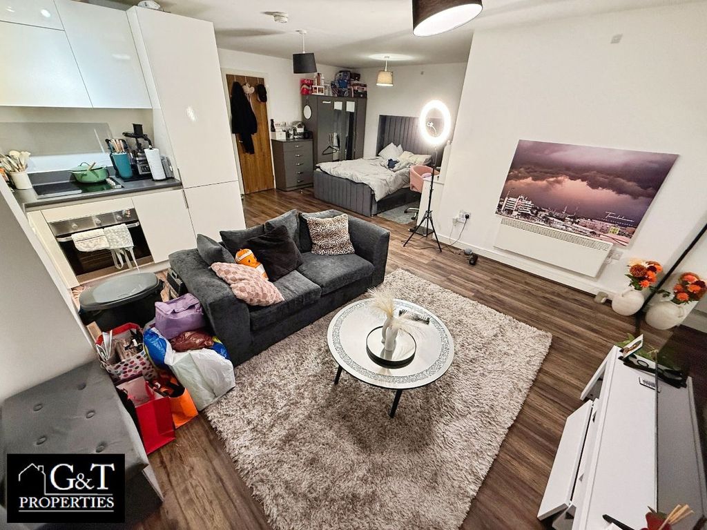 Property photo 2 of 11