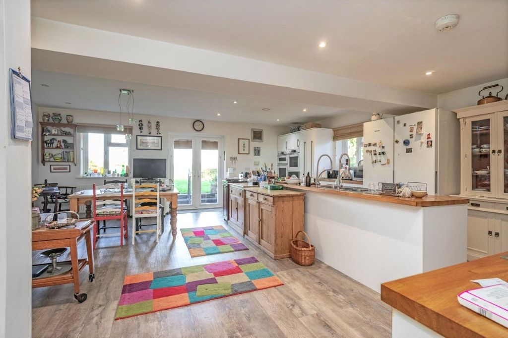Property photo 3 of 18 Kitchen/Dining Room