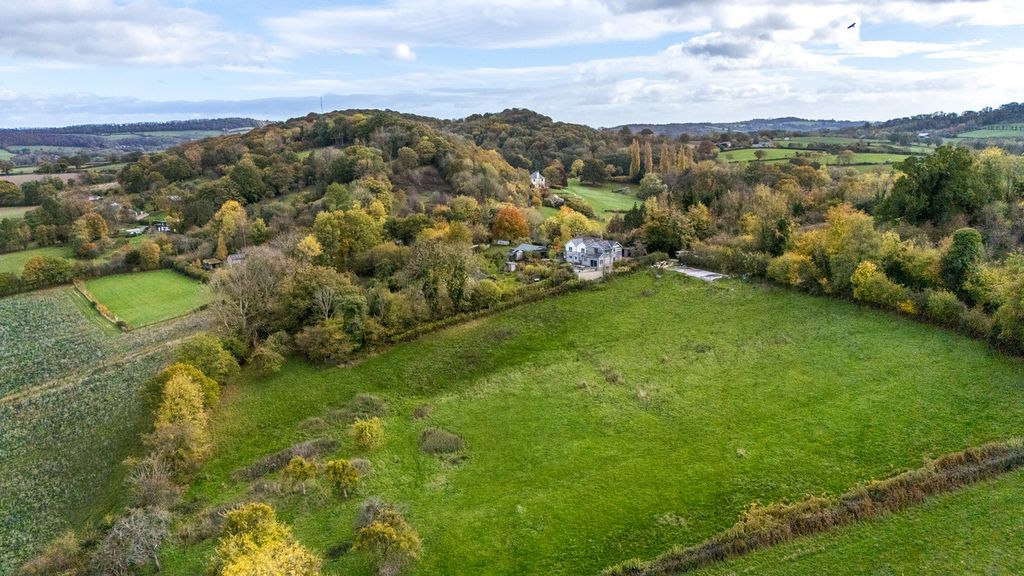 Property photo 2 of 34