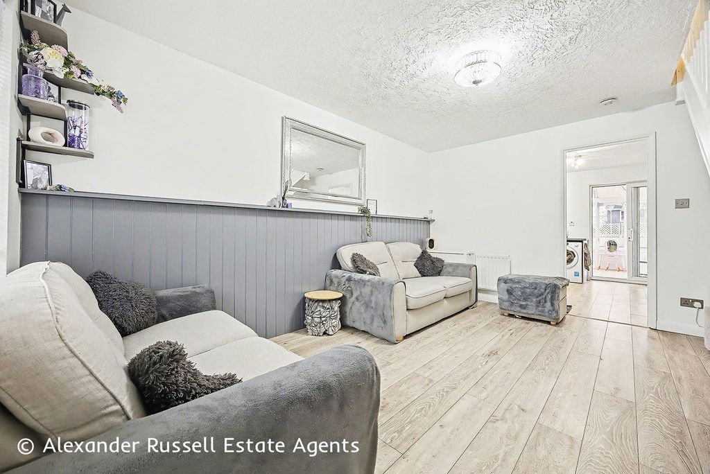 Property photo 2 of 21