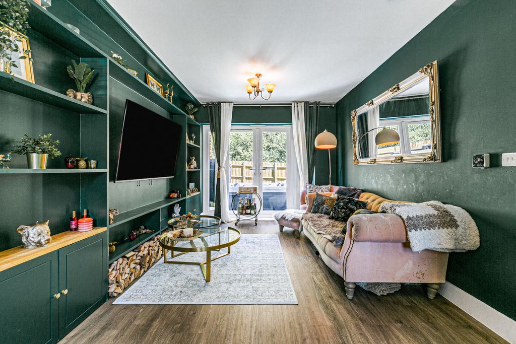 Property photo 2 of 29