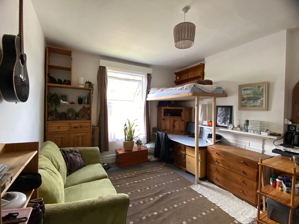 Property photo 2 of 4
