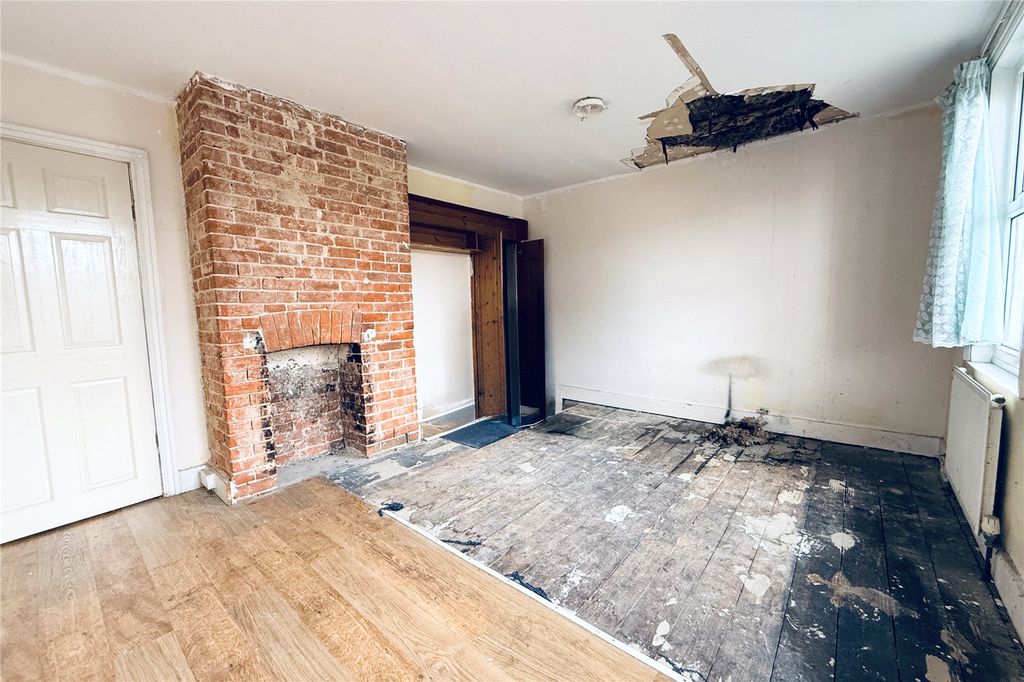 Property photo 2 of 14 Picture No. 12