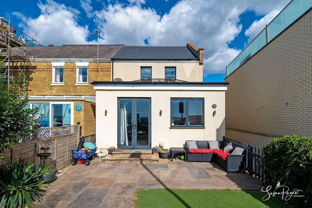 Property photo 1 of 33