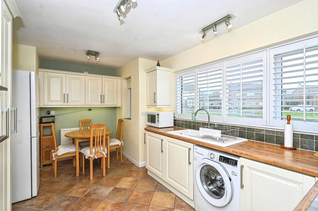Property photo 2 of 22 Kitchen/Dining Room