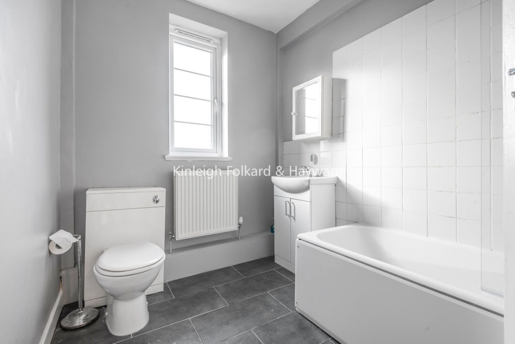 Property photo 3 of 8 1c85dc61-4355-401F-8