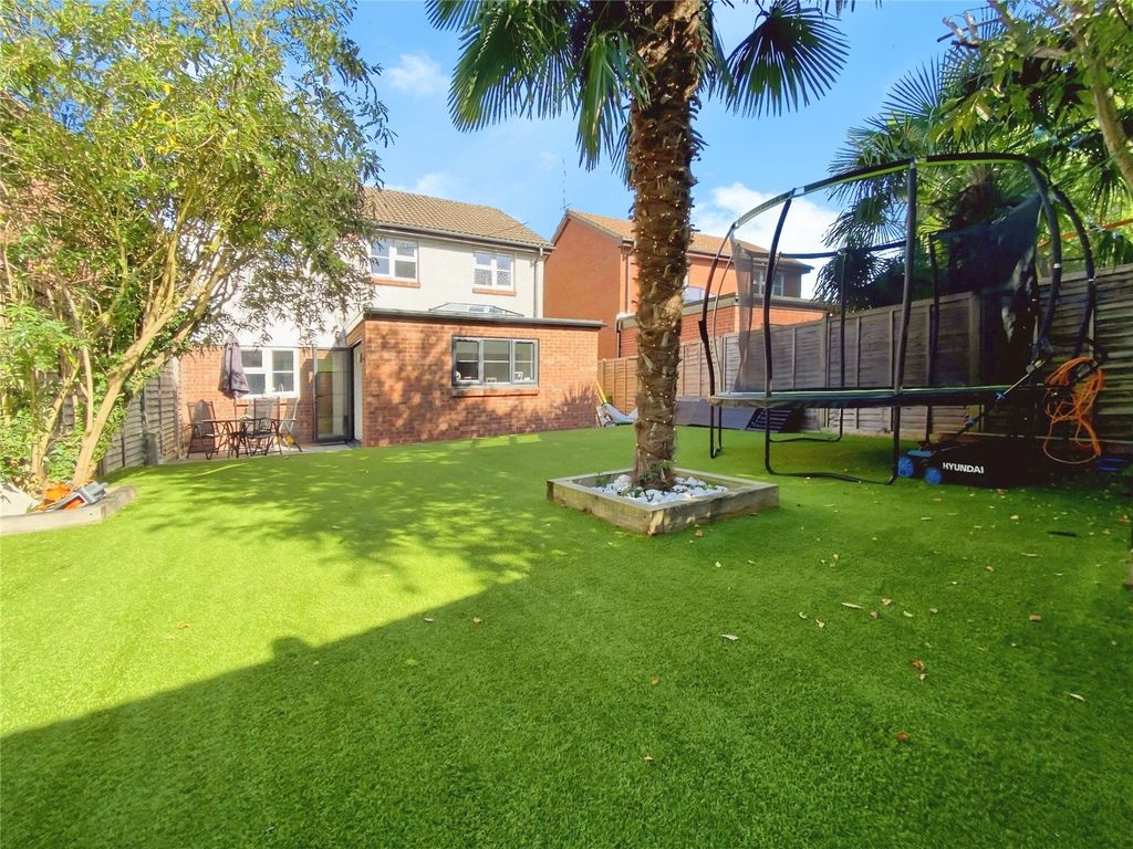 Property photo 2 of 20 Picture No. 29