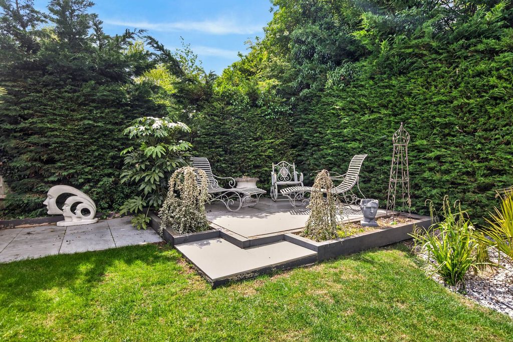 Property photo 3 of 35