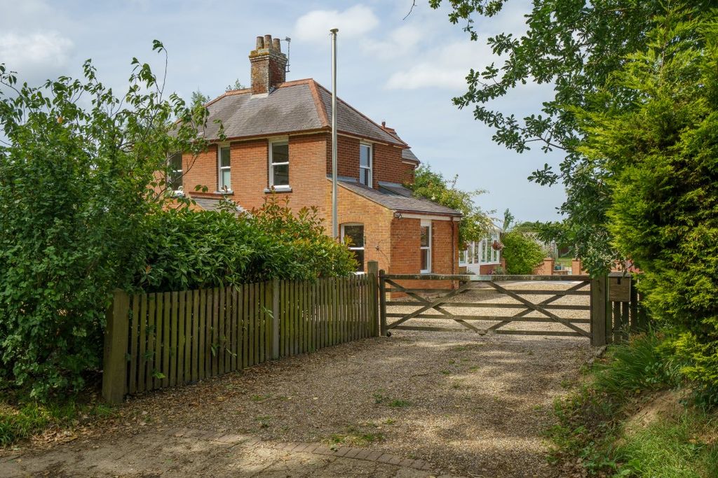 Property photo 1 of 30