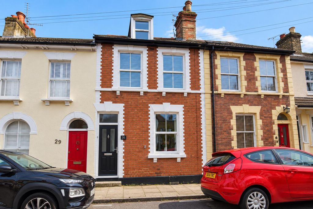 Property photo 3 of 7 Frontage