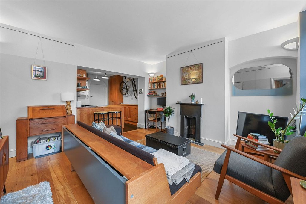 Property photo 3 of 15 Reception