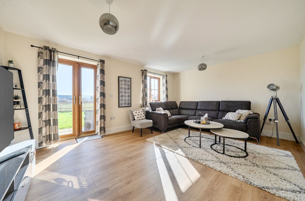 Property photo 2 of 25 1429029-14-69B95A...