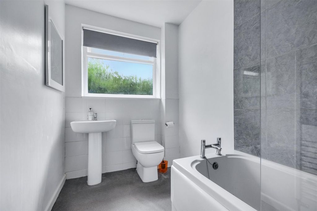 Property photo 2 of 12 Bathroom.Jpg