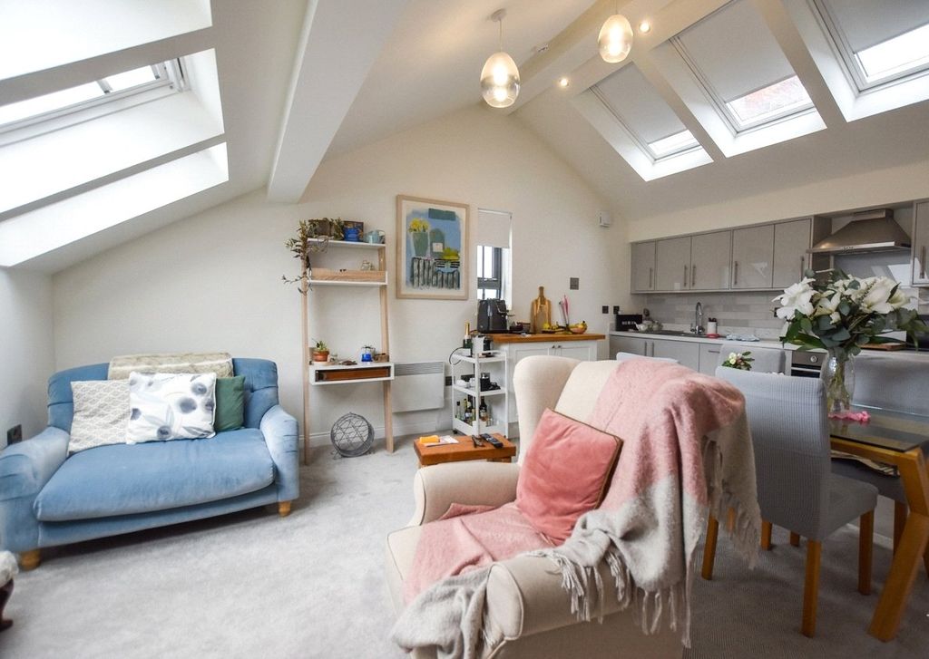 Property photo 3 of 11 Picture No. 10