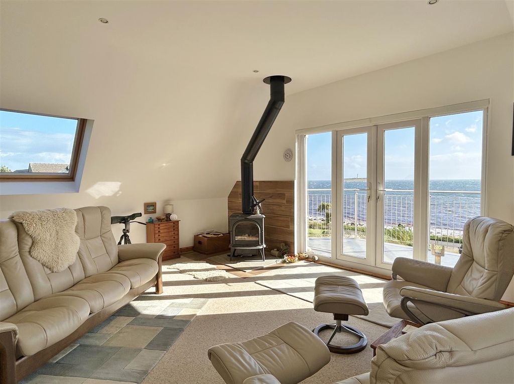 Property photo 3 of 53 Open Plan Lounge