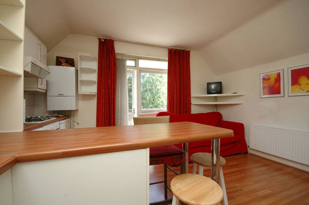 Property photo 2 of 3