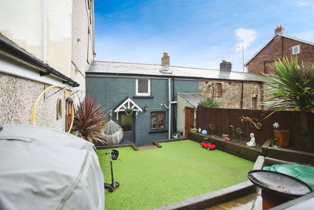 Property photo 1 of 24