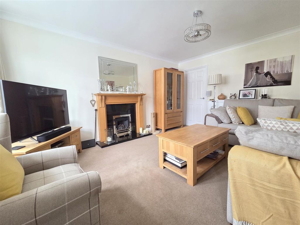 Property photo 3 of 18