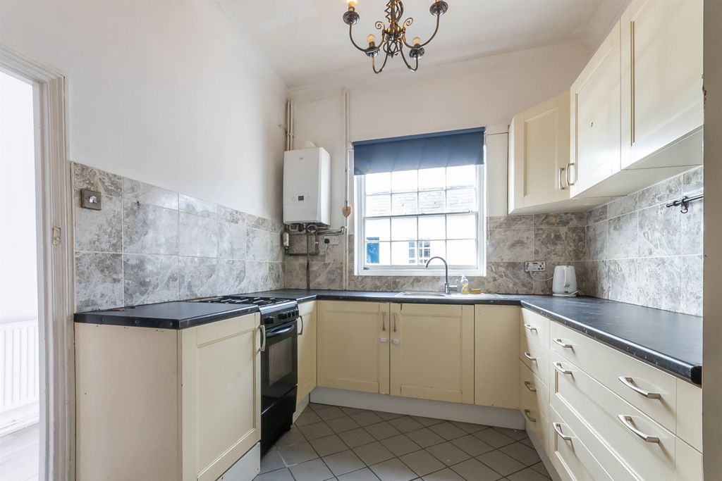 Property photo 3 of 16 Kitchen Diner