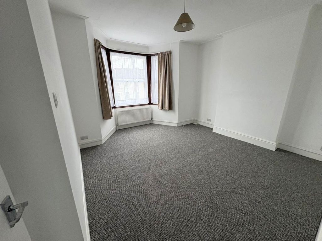 Property photo 3 of 7 Img_0113