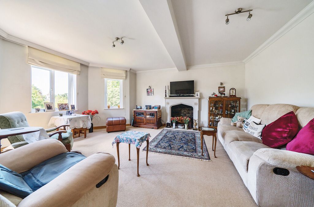 Property photo 2 of 24 1324255-12-686Fc2...