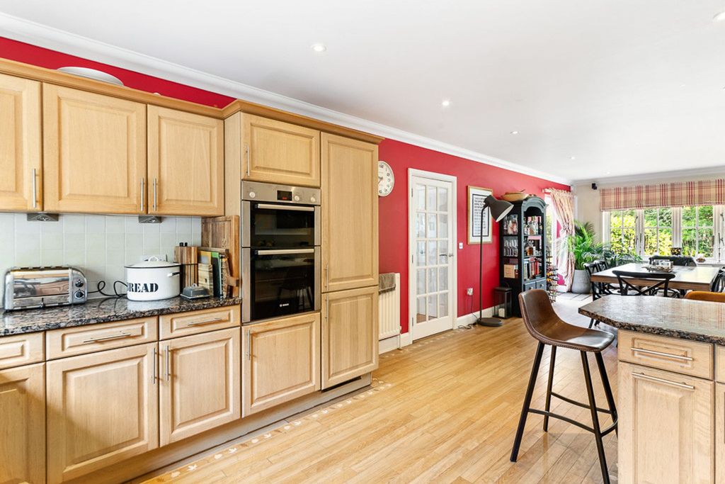 Property photo 3 of 25