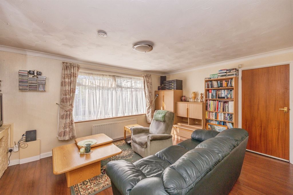 Property photo 2 of 43