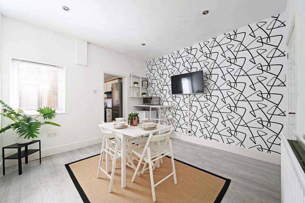 Property photo 1 of 23 Dining Room