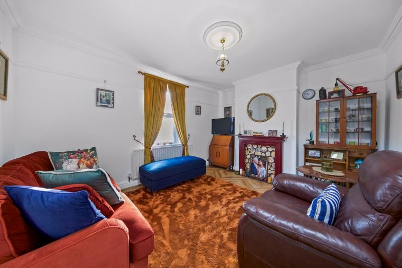 Property photo 2 of 33 Living-Room