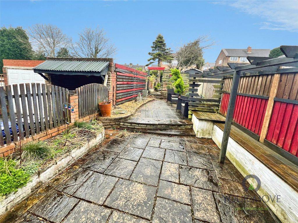 Property photo 2 of 12 Garden 1